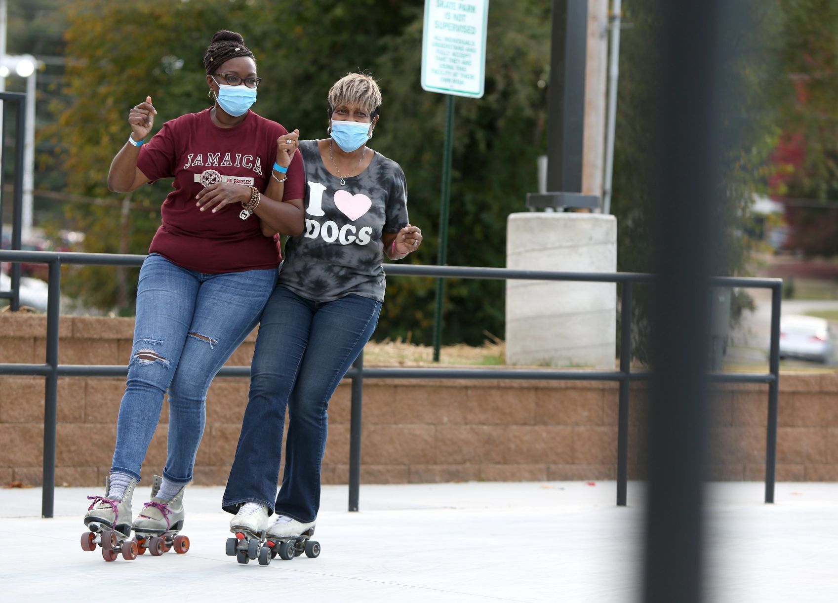 Dellwood skating rink opens